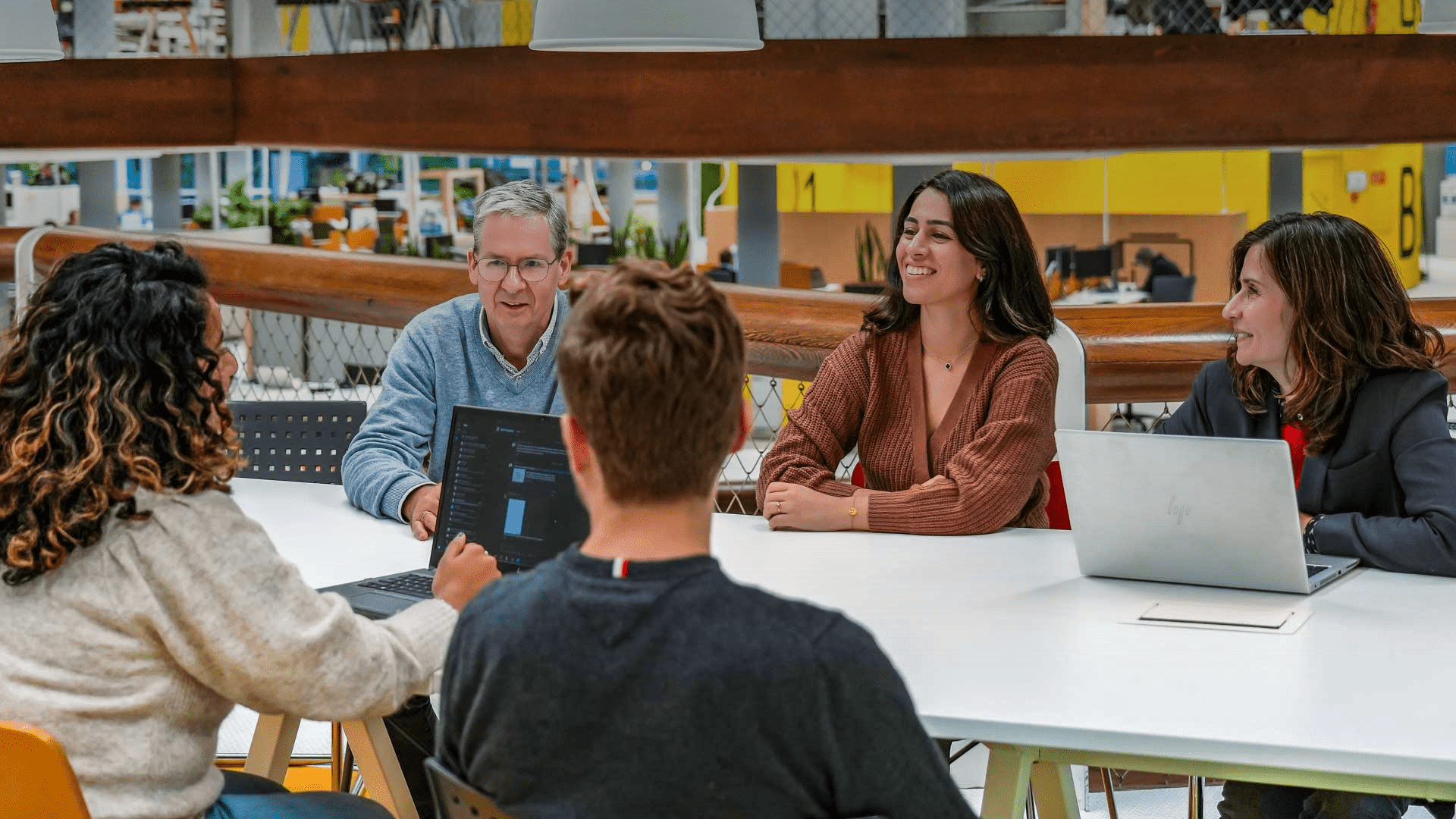 Collega's op kantoor Amersfoort