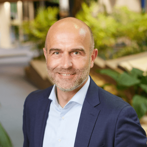 Sebastian Bauer - Management consultant