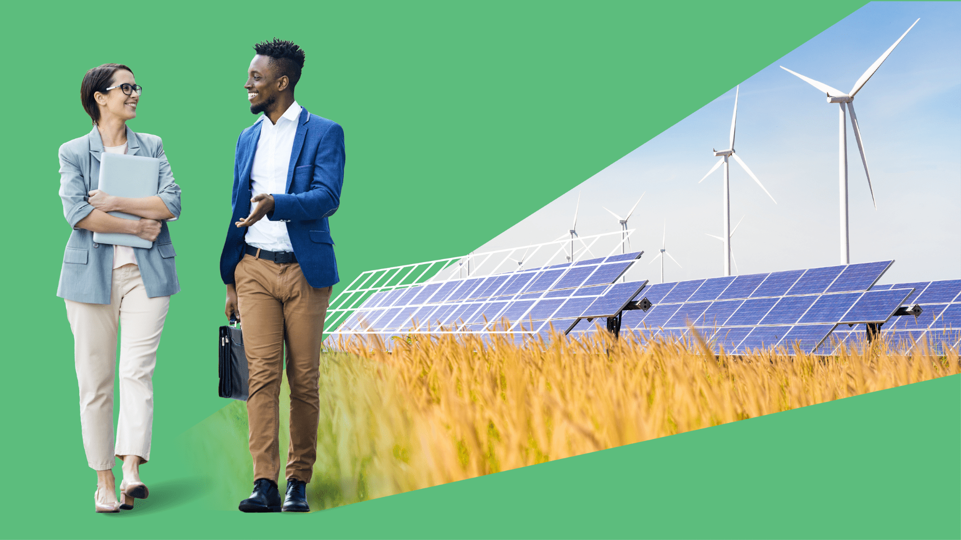 Een foto van een veld met windmolens en zonnepannelen en twee mensen die lopend met elkaar in gesprek zijn.