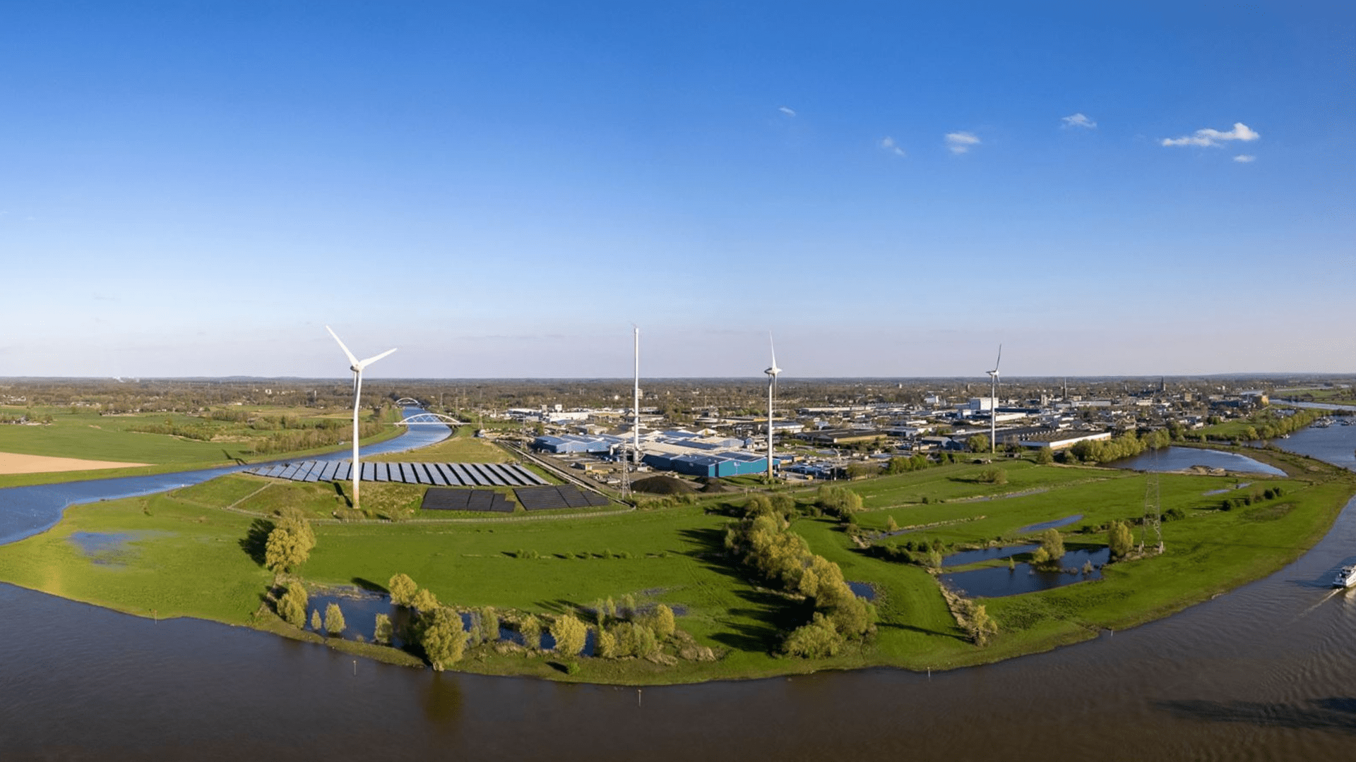 Foto van een landschap met een energiehub erin