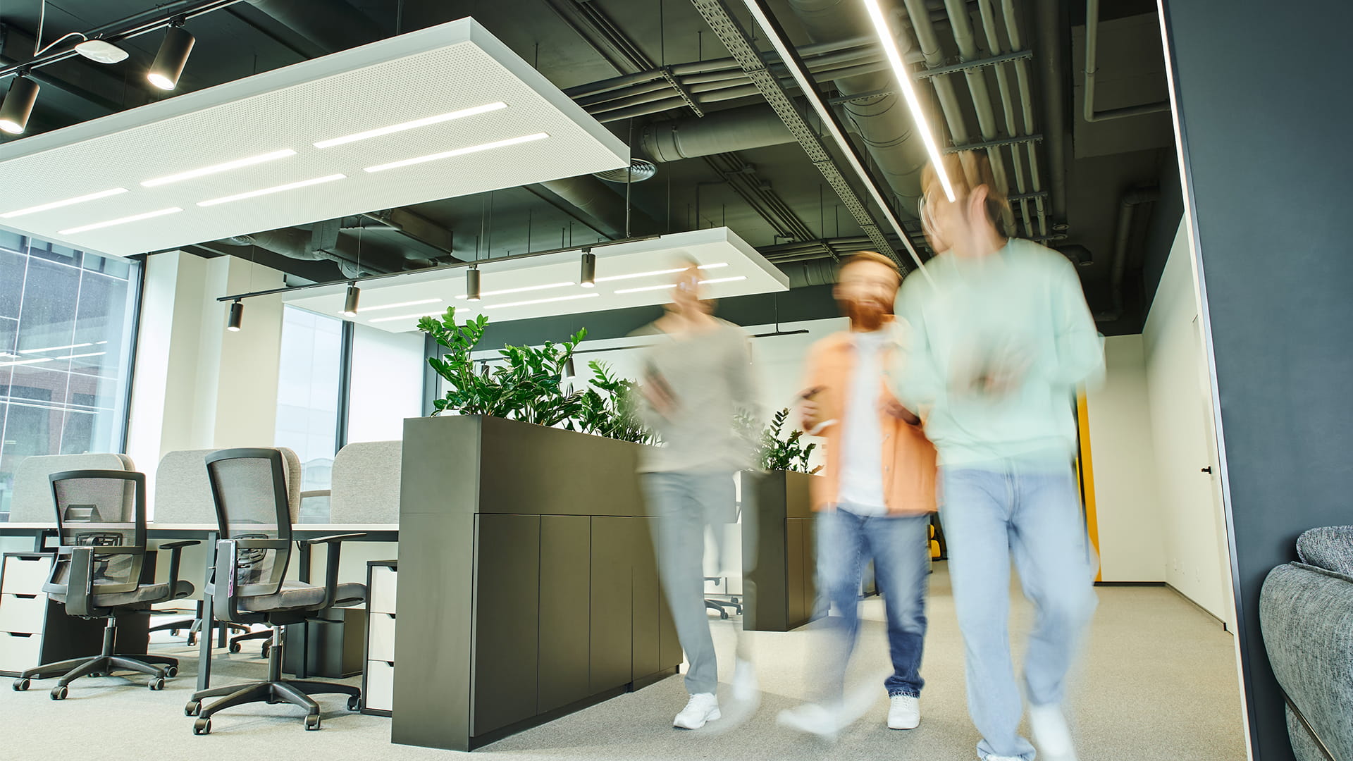 Werknemers met goede akoestiek op kantoor