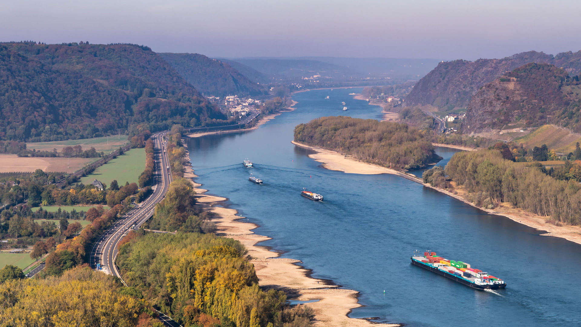 Extreem laagwater op de Rijn