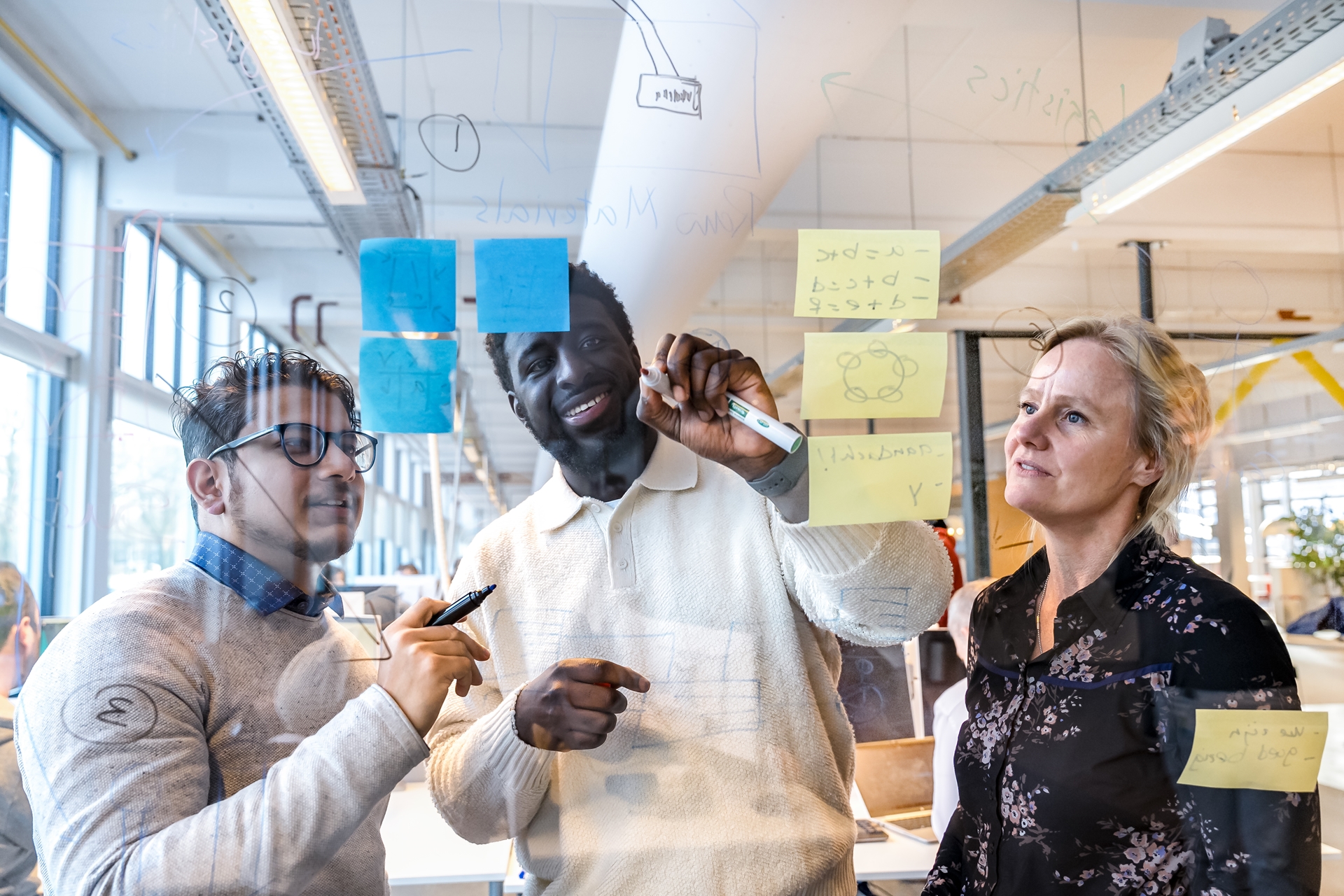 Overleg collega's kantoor Amsterdam