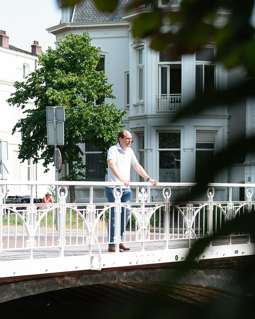 Rob Vergoossen op de Herenbrug Utrecht