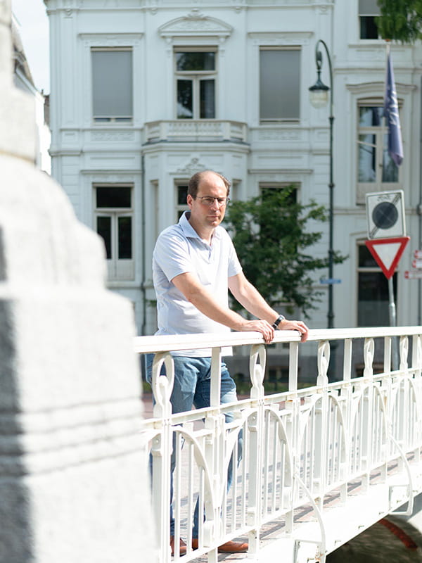 Rob Vergoossen bij de Herenbrug Utrecht