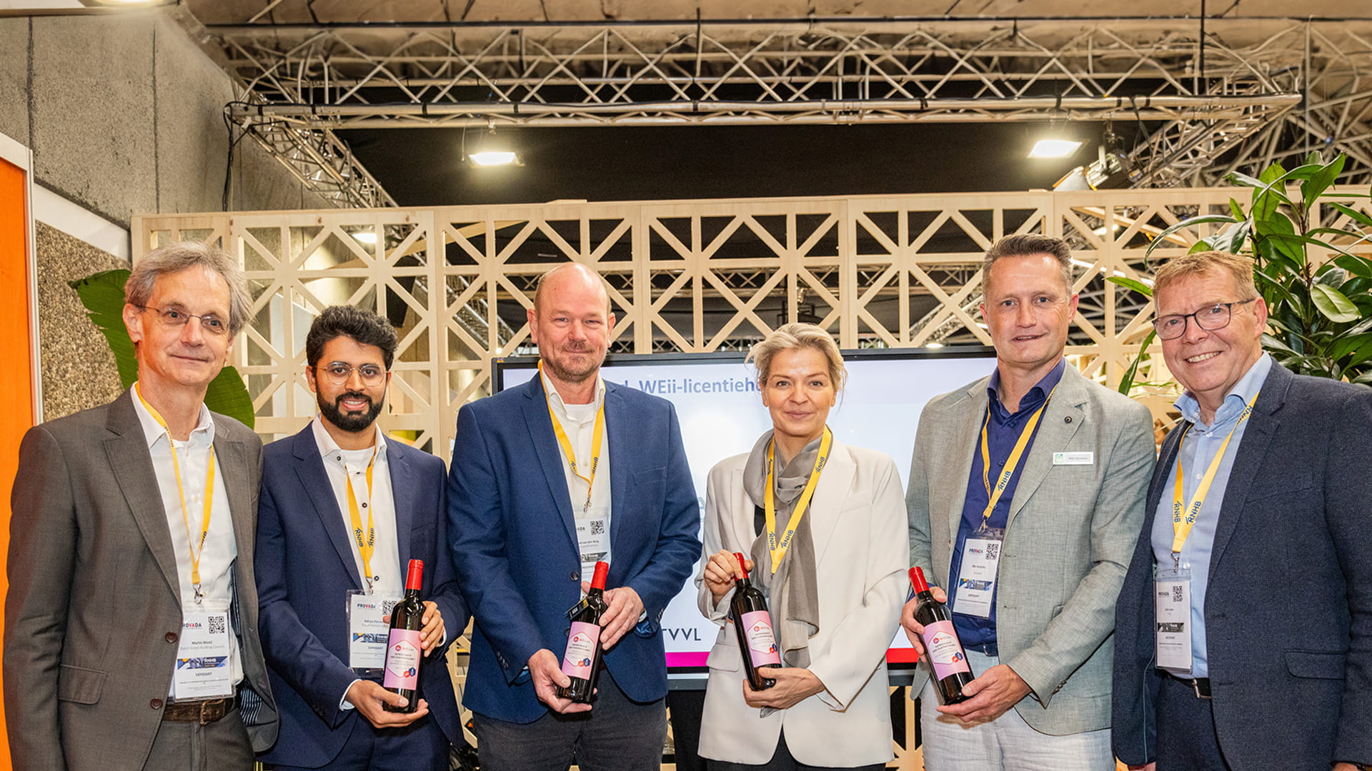 Overhandiging WEiin op Provada aan de eerste 4 licentiehouders