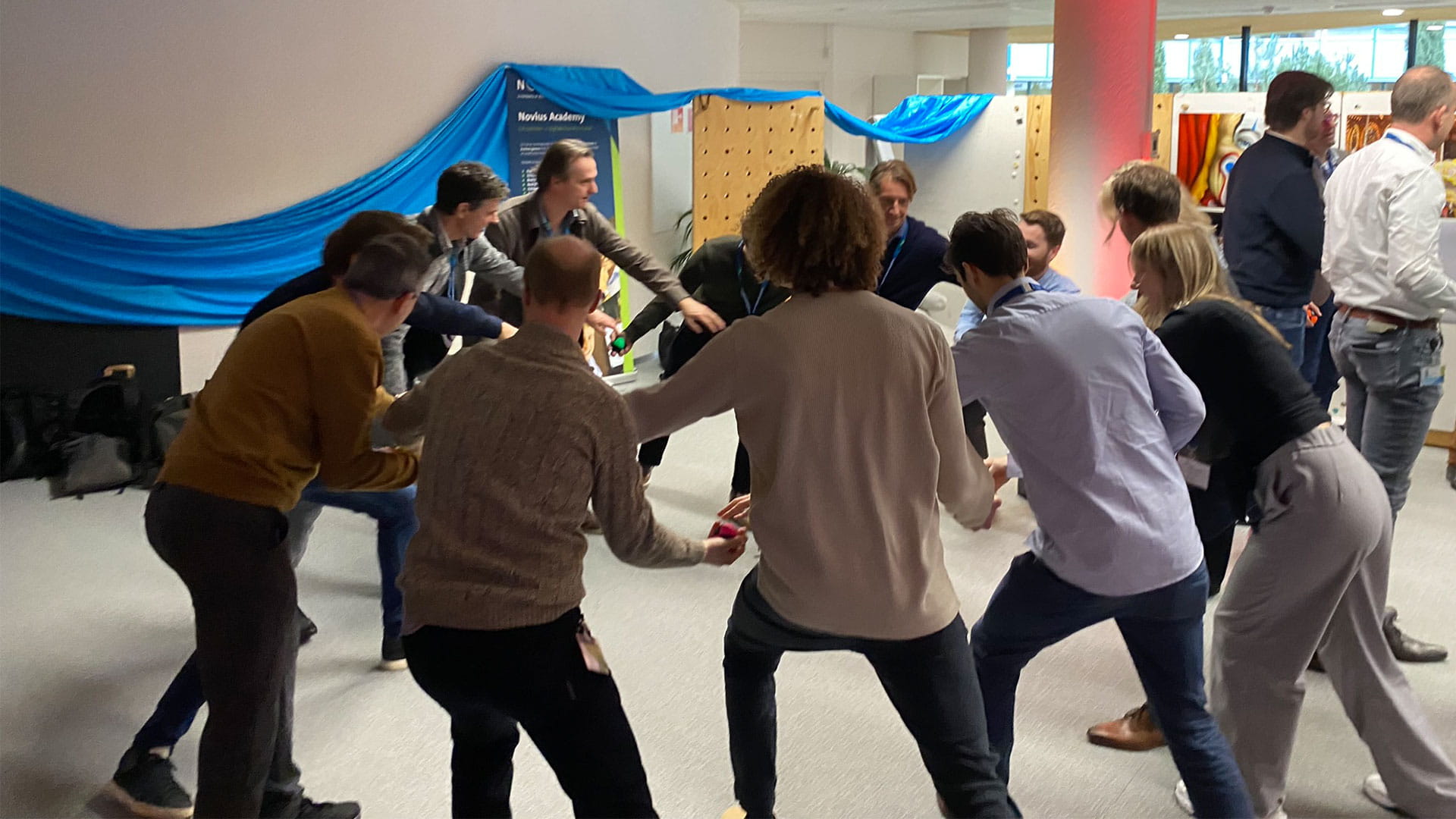 Alle ballen in de lucht