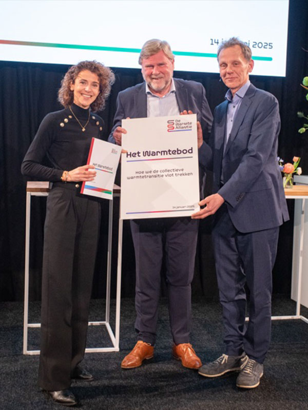 Minister ontvangt Warmtebod