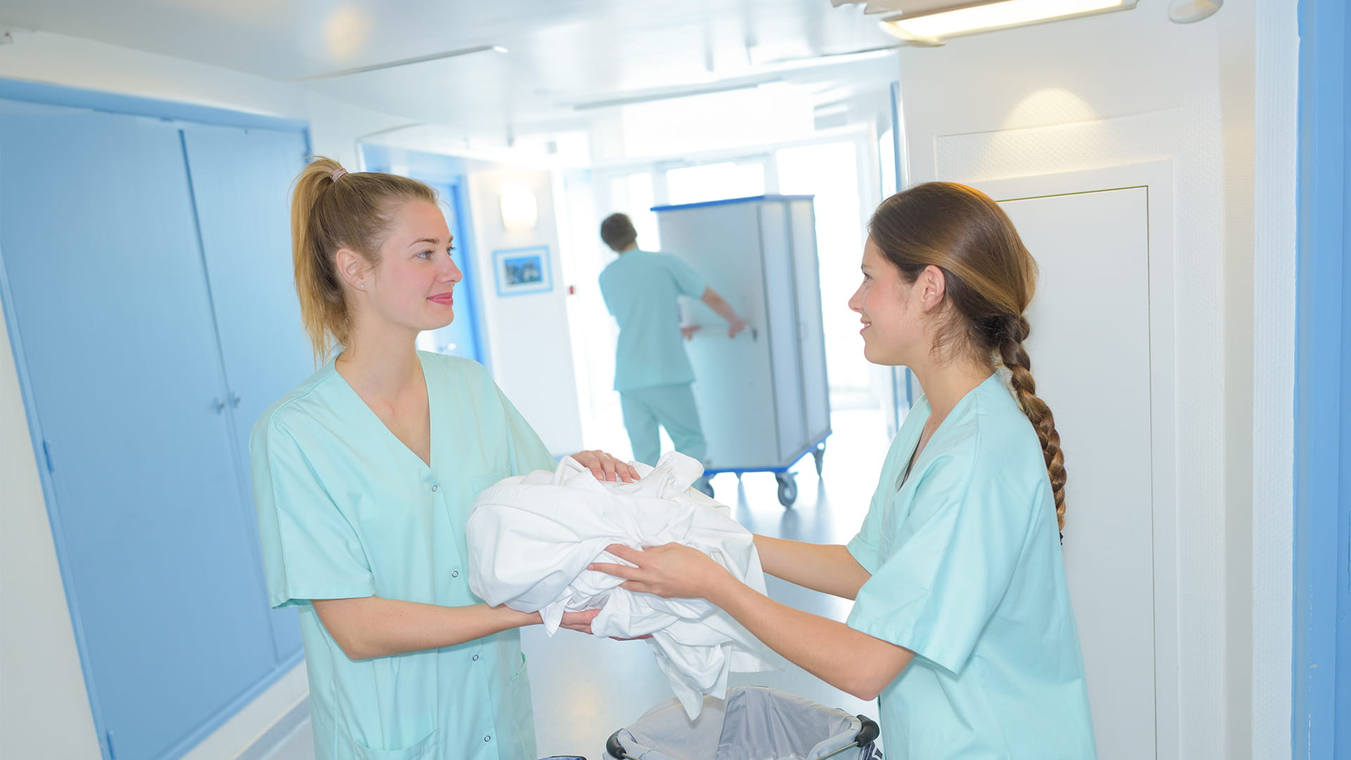 Mensen aan het werk in ziekenhuis