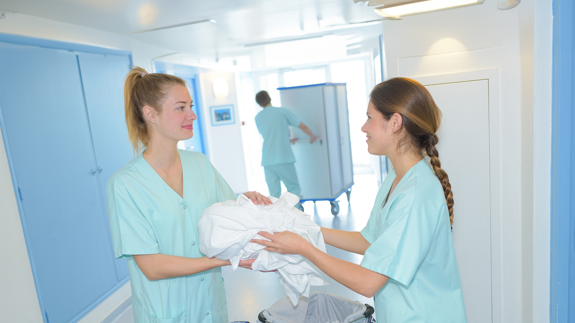 Mensen aan het werk in ziekenhuis