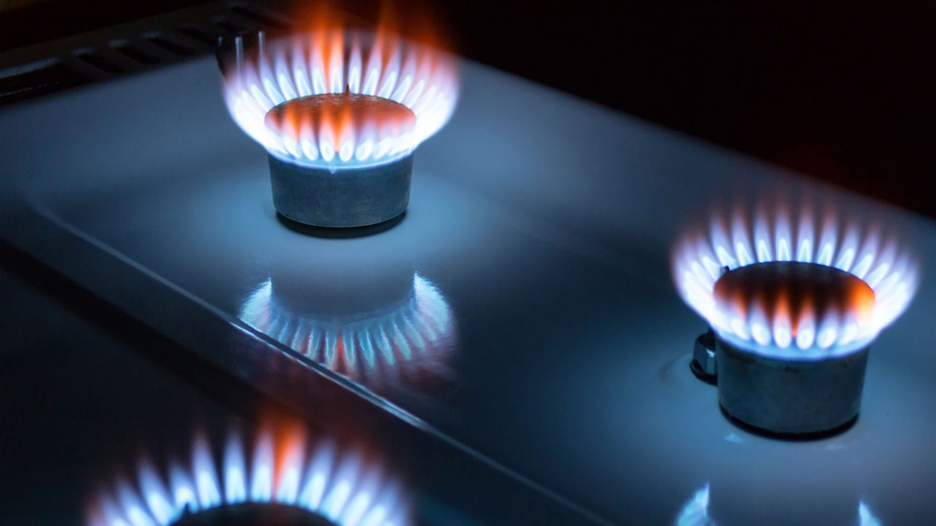 Brandend aardgas fornuis
