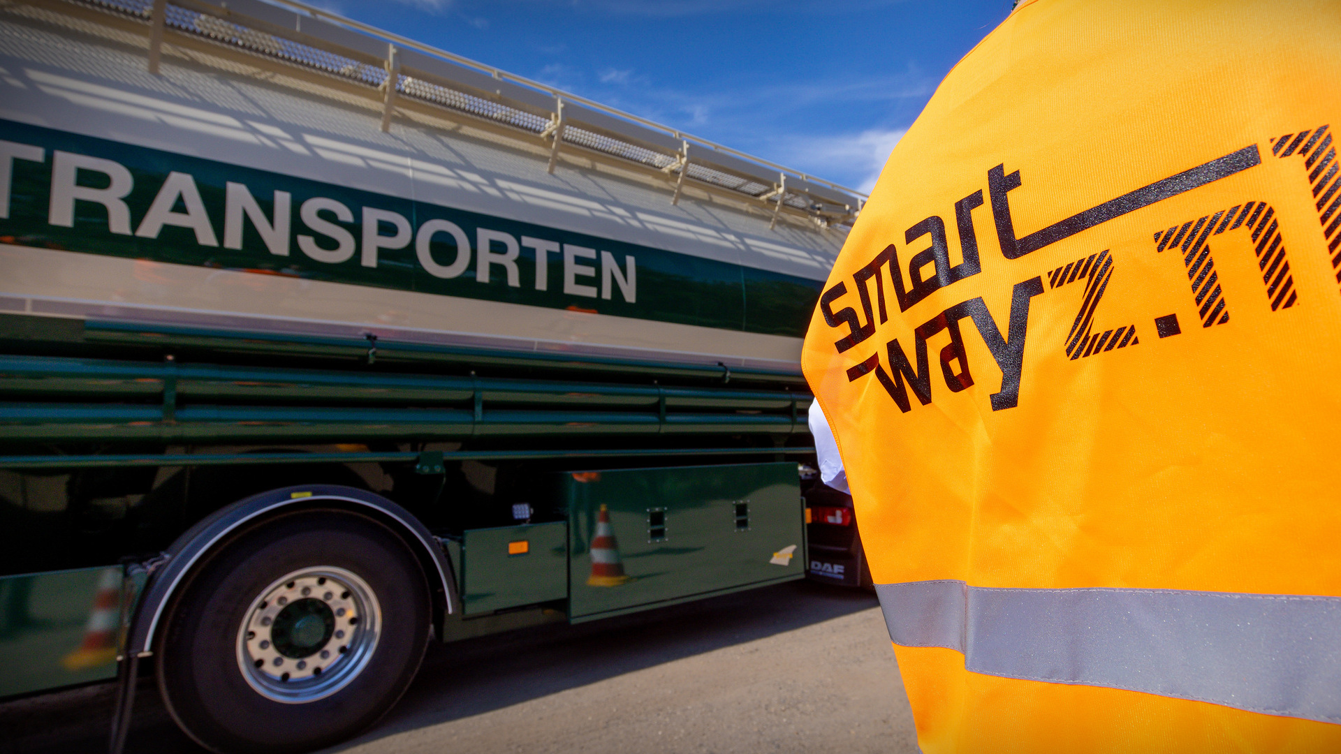 Vanuit het Smart Logistics team, onder de vlag van SmartwayZ.NL, werkten wij samen met overheden, bedrijven en kennisinstellingen aan slimme logistieke oplossingen.