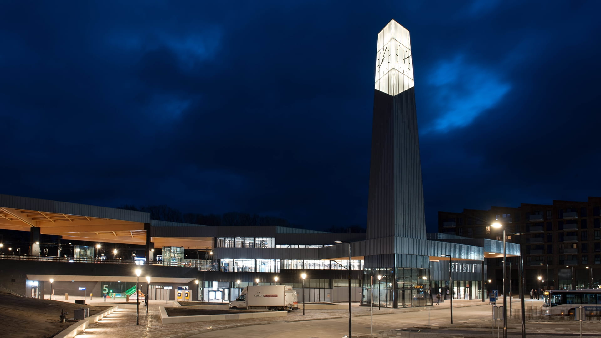 Ede Wageningen Station Ede-Wageningen in de avond