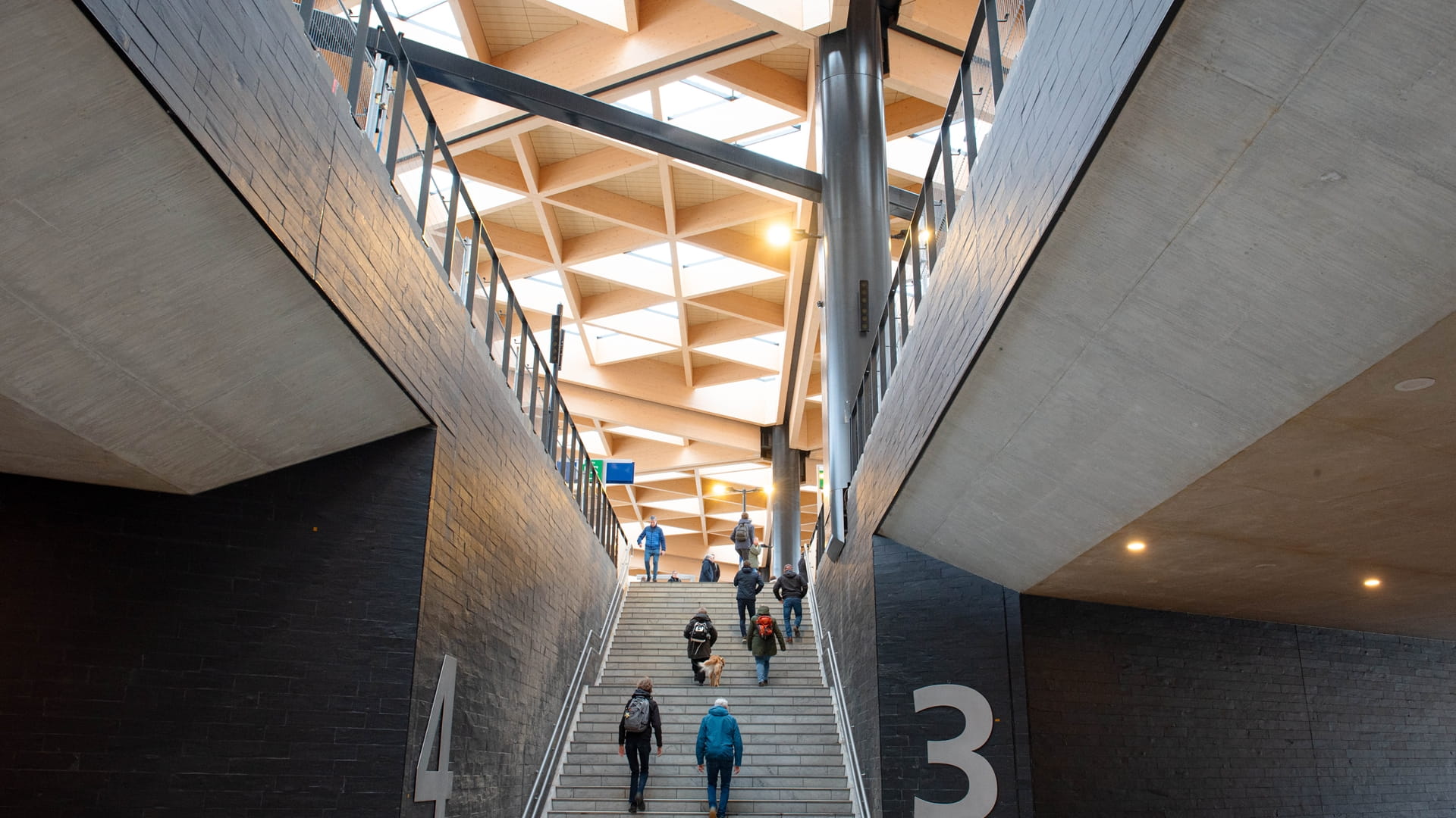 Ede Wageningen Station Ede-Wageningen entree naar perron