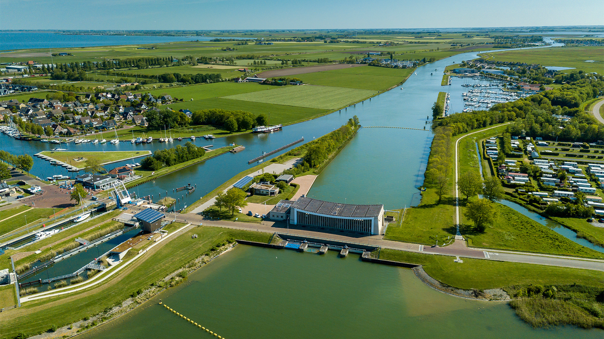Luchtfoto landschap Fryslan