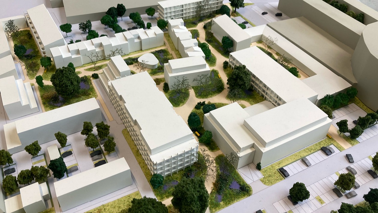 Foto van een maquette van een woningbouwproject in Wageningen