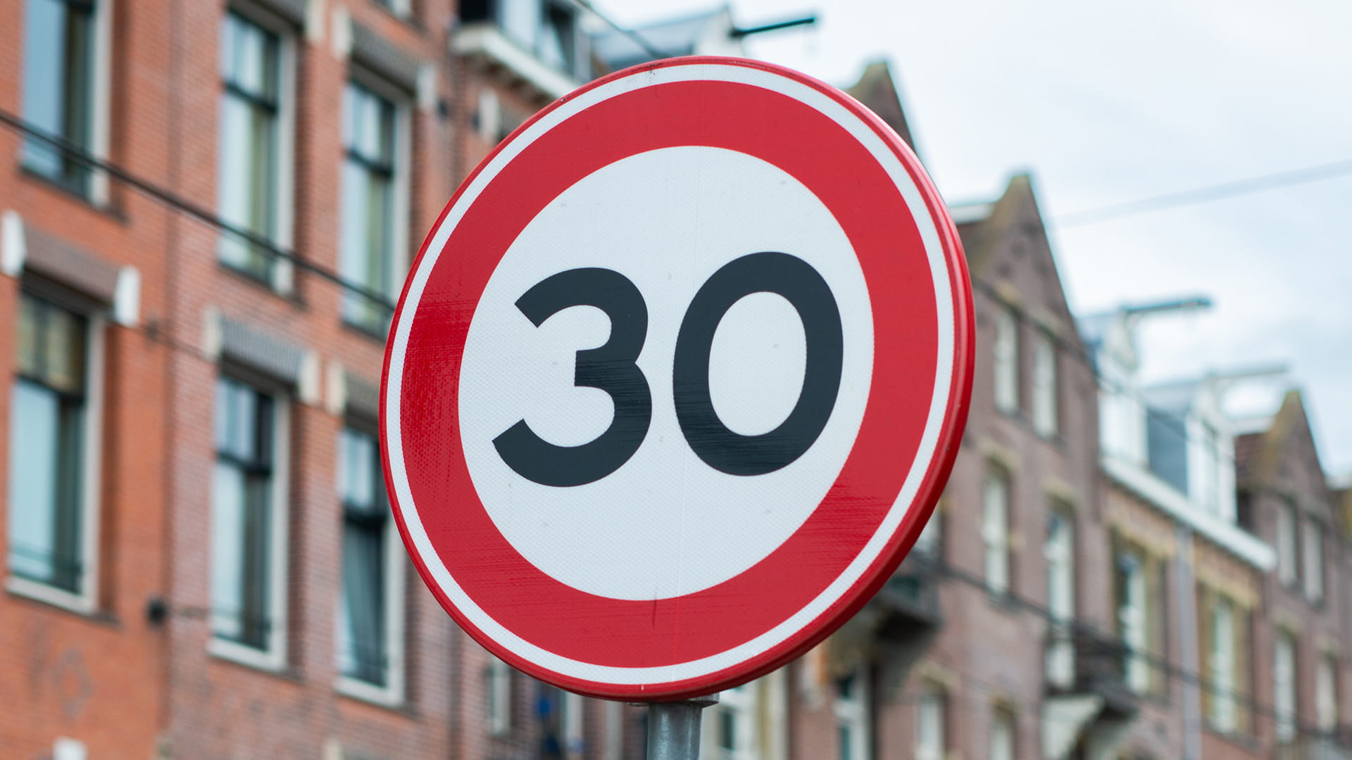 30 kilometerbord in Amsterdam