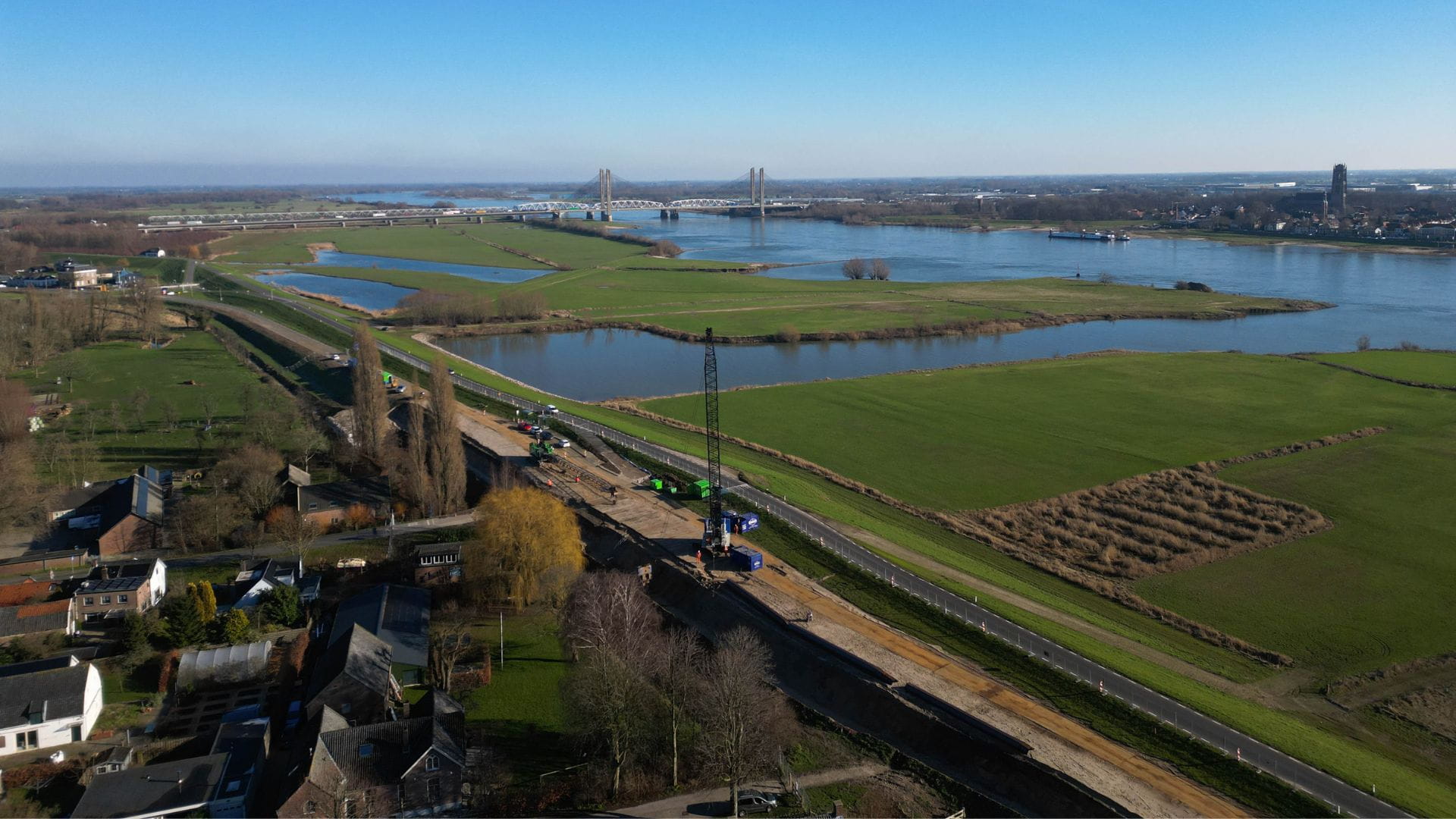 Dijkversterking bij Tuil