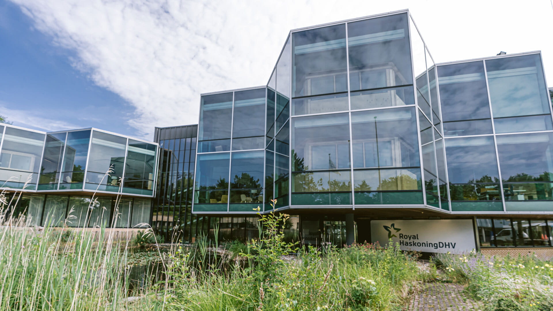 Digital-academy-1920x1280-H