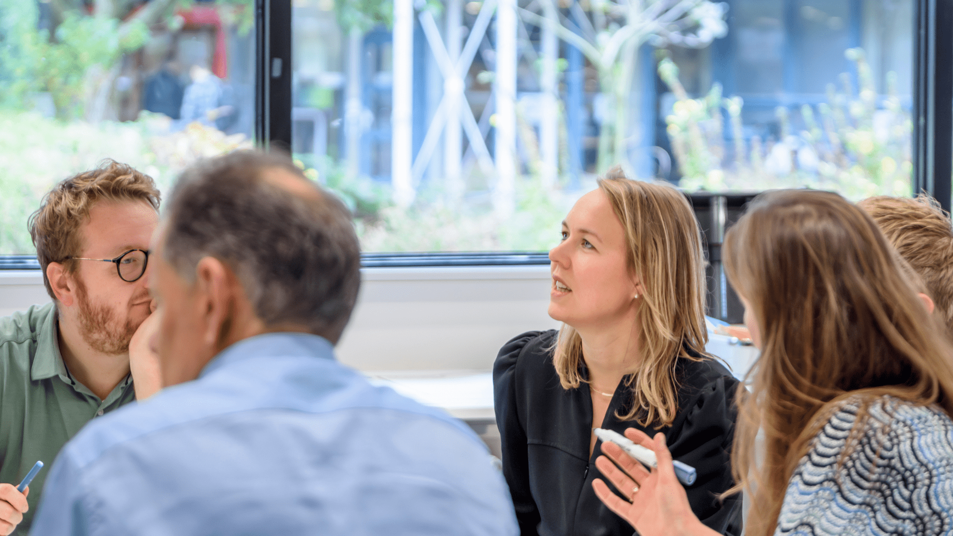 Samenwerken aan de professionalisering van strategische beleidsontwikkeling, proces- en programmamanagement en organisatieontwikkeling.
