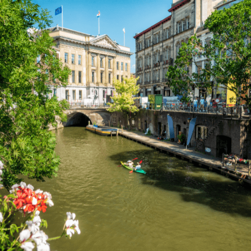 Foto van een gracht in Utrecht